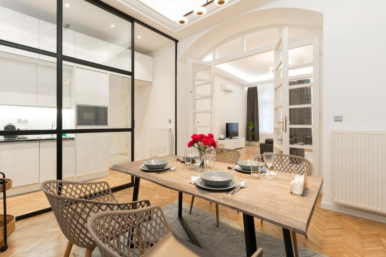 Space And Style In The Heart Of Budapest W 2Br&2Bt المظهر الخارجي الصورة